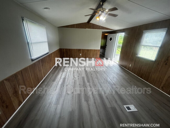 Building Photo - 21305 US-79