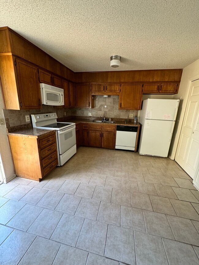 Foto del edificio - 3406 Victoria Cir
