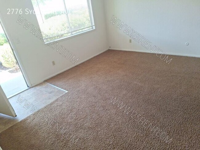 Foto del edificio - 2BD/ 1BATH TOWN HOUSE ROSAMOND