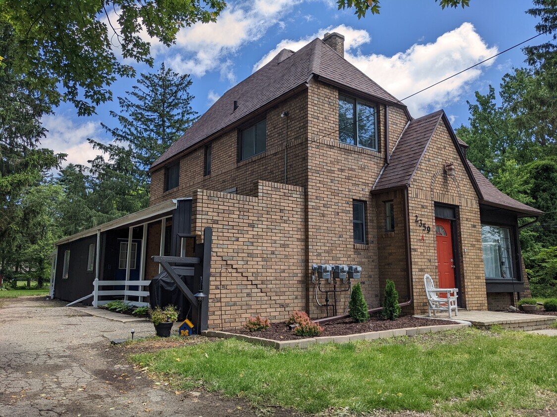 2359 E Grand River Rd, Williamston, MI 48895 Townhome Rentals in