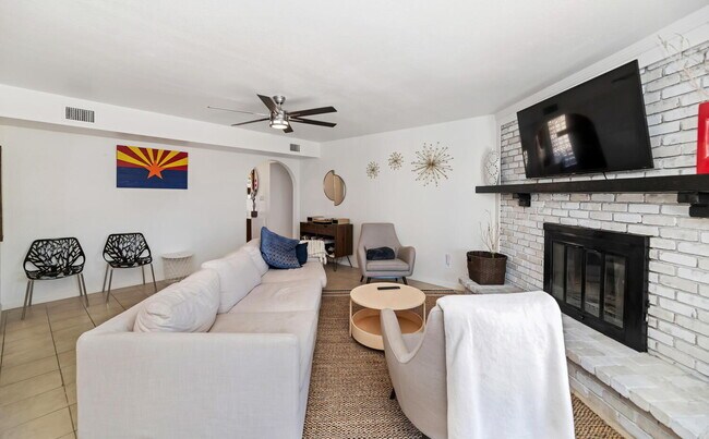 Foto del edificio - Spacious 5-Bed Scottsdale Home with Pool &...