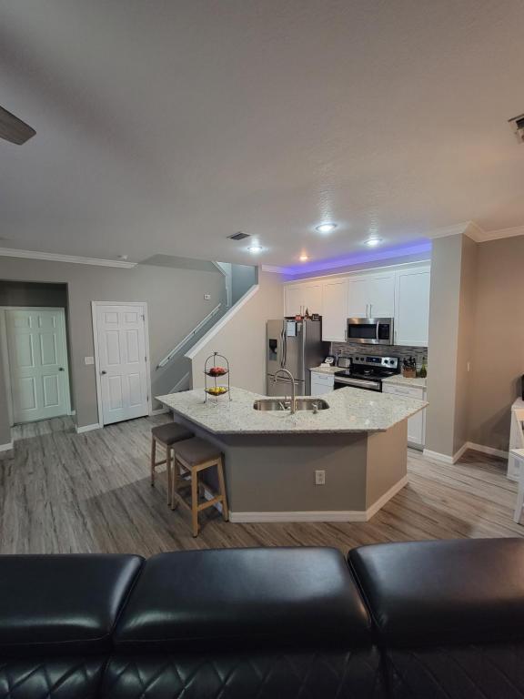 Foto del edificio - 7451 Arlington Grove Cir