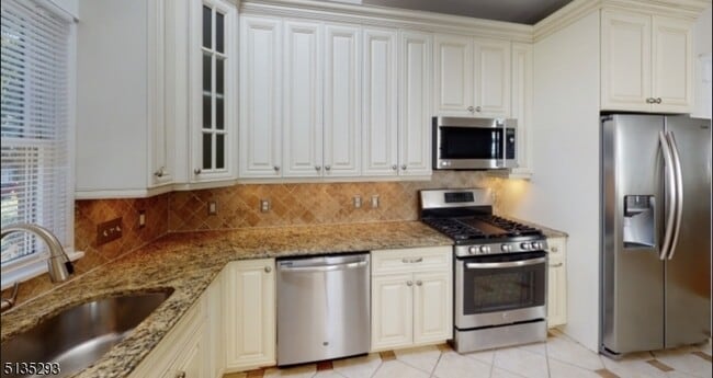 Building Photo - 40 Dunnell Rd