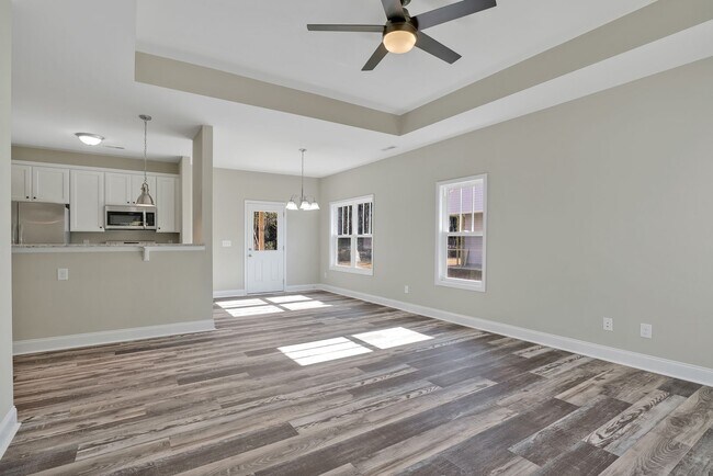 Building Photo - Beautiful  3 bed 2 bath Home in Hampstead
