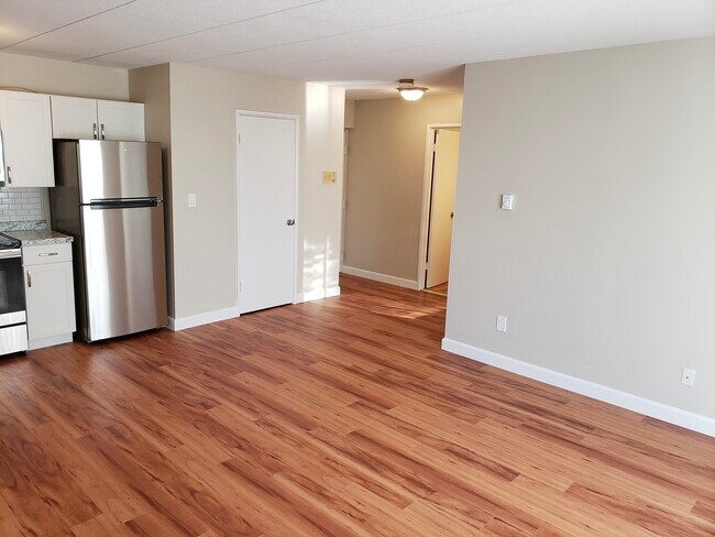 Kitchen - 10 Main St