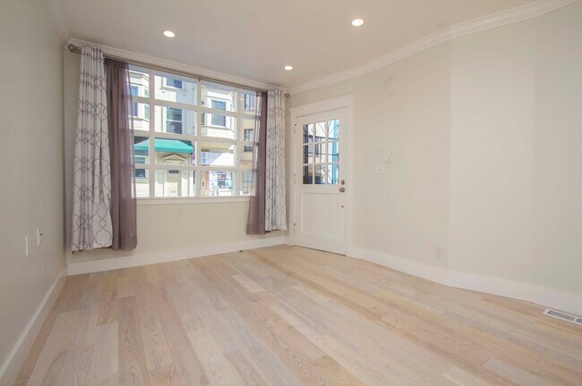 Foto del edificio - 945 Pacific Ave