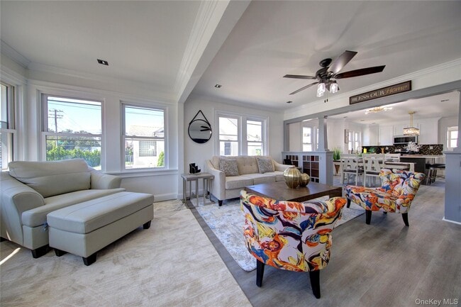 Foto del edificio - 16 Roosevelt Ave