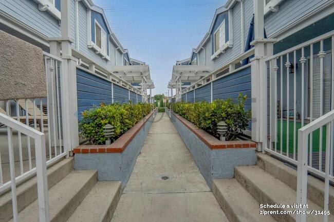 Building Photo - 17038 Downey Ave