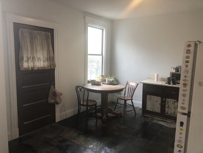 Foto del edificio - 2346 Ravine St