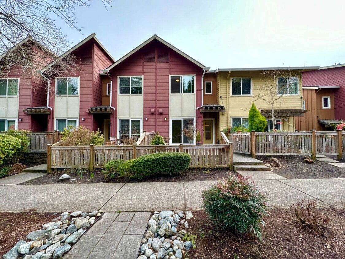 Foto principal - 2Bd/1.75Ba Issaquah Townhouse