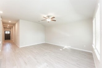 Building Photo - 7214 Toluca Dr