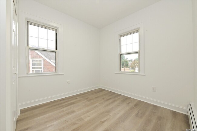 Building Photo - 184-15 Wexford Terrace