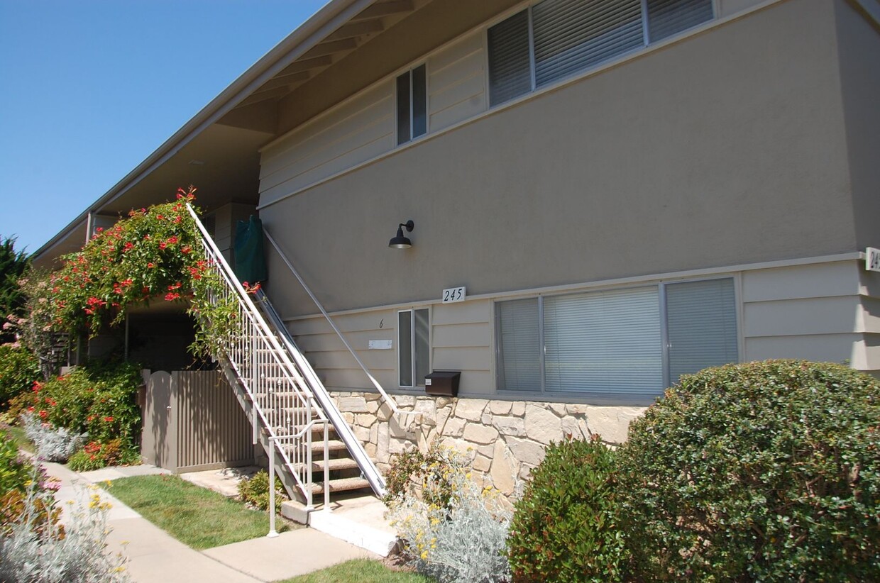 Primary Photo - Encina Royale 3 Bedroom