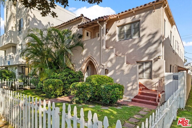 Foto del edificio - 1142 S Clark Dr