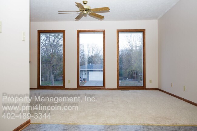 Foto del edificio - Spacious 3 Bedroom and 2.5 Bathroom House ...