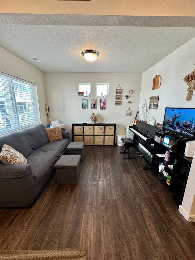 Foto del edificio - Like New 3 bedroom home in Banning Lewis R...