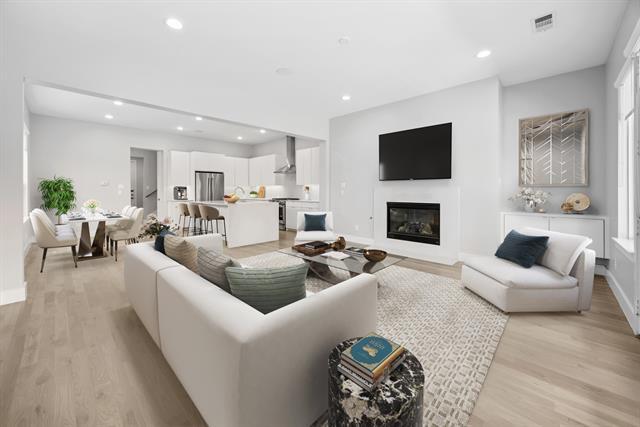 Foto principal - 6529 Roper St