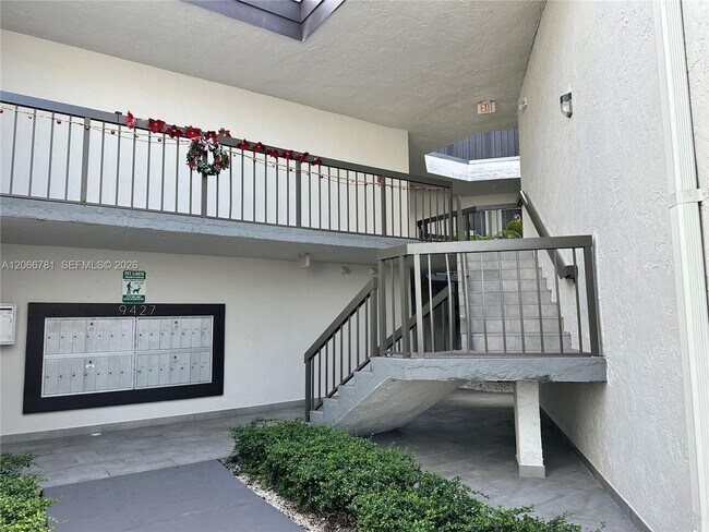 Foto del edificio - 9427 Fontainebleau Blvd