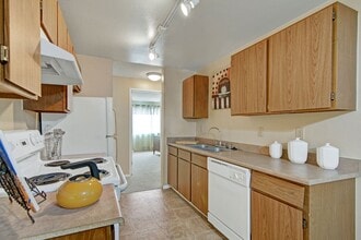 Building Photo - The Ridge and The Shores