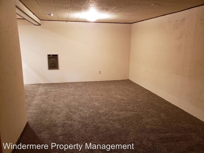 Building Photo - 426 Mountain View Dr