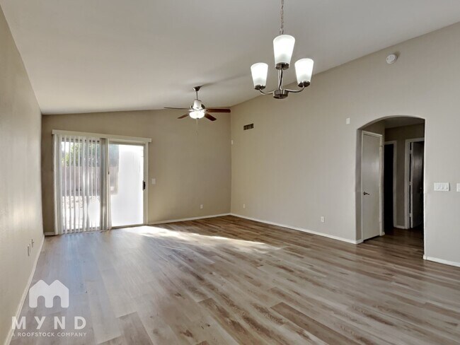 Foto del edificio - 2303 E Aire Libre Ave