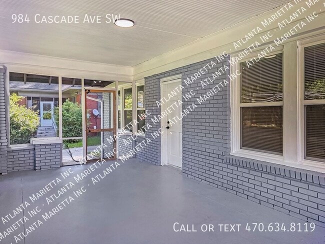 Building Photo - 984 Cascade Ave SW