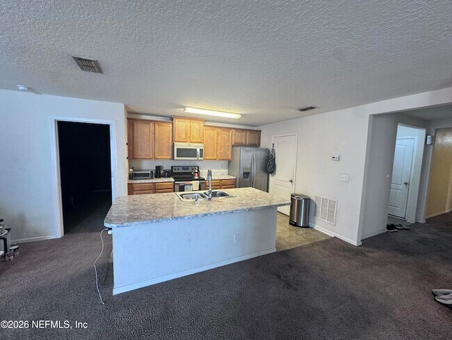 Foto del edificio - 15373 Bareback Dr