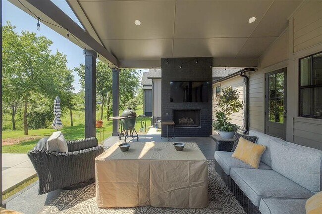 Building Photo - 29786 Vineyard Mdw Rd
