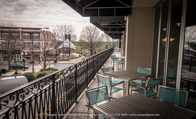 In-Building Restaurant (Jianna) - 600 S Main St