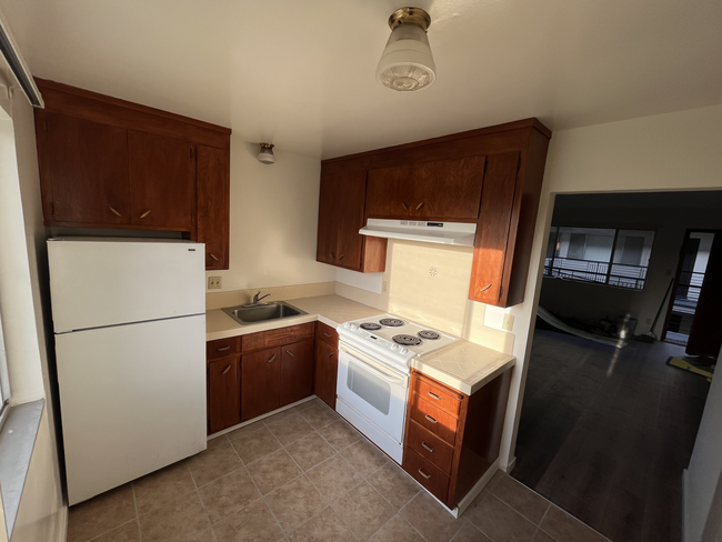 Kitchen - 1822 Francisco St