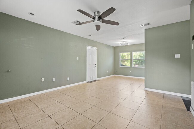 Foto del edificio - 108 Bonita Ave