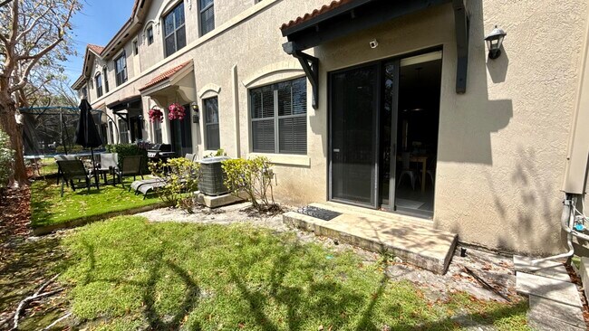 Foto del edificio - 3332 NW 10th Ave