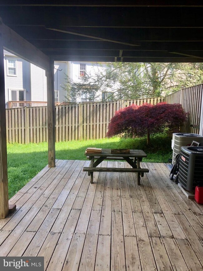 Foto del edificio - 771 Cherry Tree Ln