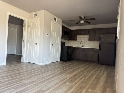 Building Photo - 2834 Cedar Cir