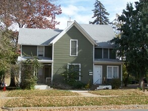 Building Photo - 1528 9th Ave