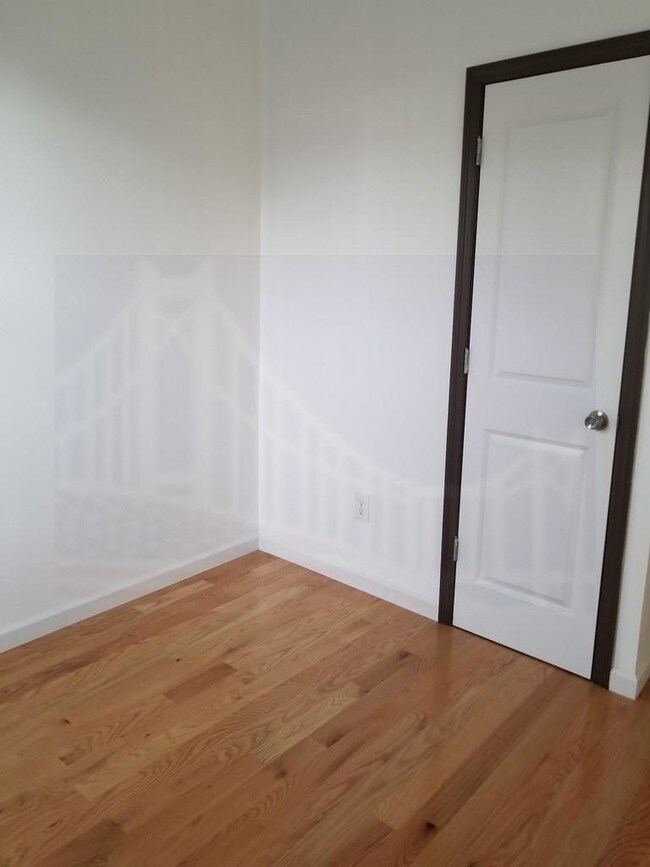 Foto del edificio - 719 E 219th St
