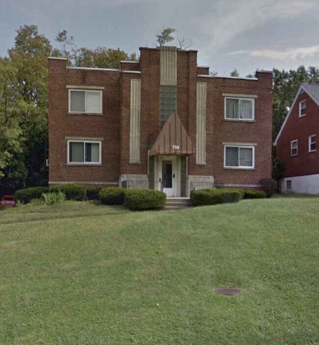 Building Photo - 704 Saint Joseph Ln