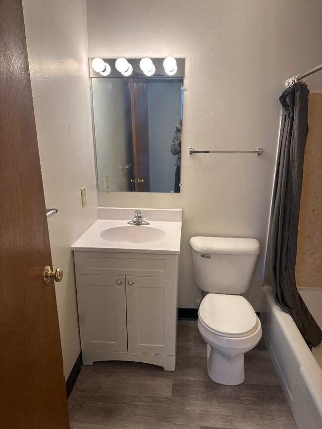 Foto del edificio - 701 Pirate Island Rd