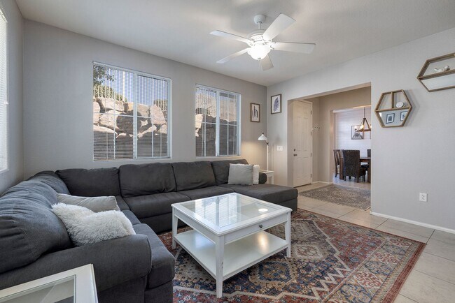 Building Photo - FULLY FURNISHED 2 BEDROOM CONDO IN THE NW ...