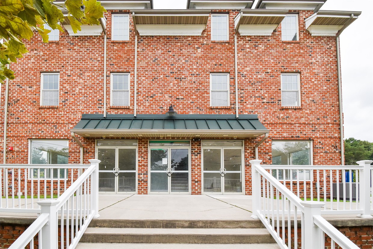 Primary Photo - 1301 Hornberger Ave