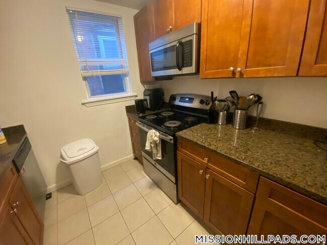 Foto del edificio - 10 Parker Hill Ave