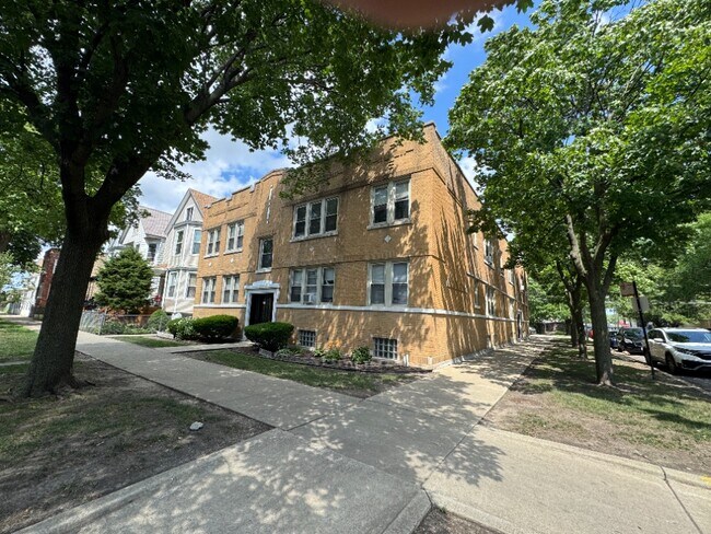 Foto del edificio - 3562 W Henderson St
