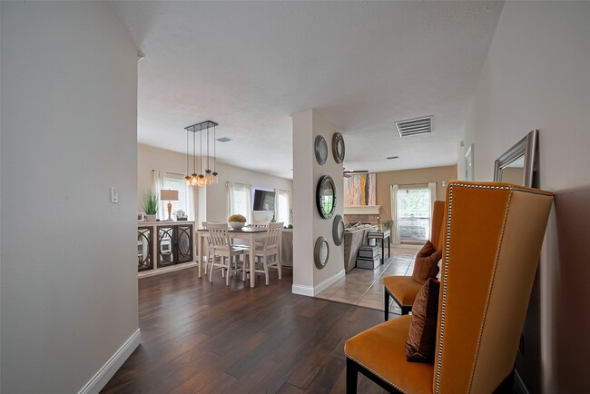 Foto del edificio - 18914 Hikers Trail Dr