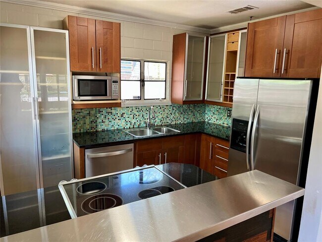 Foto del edificio - 412 W Croslin St