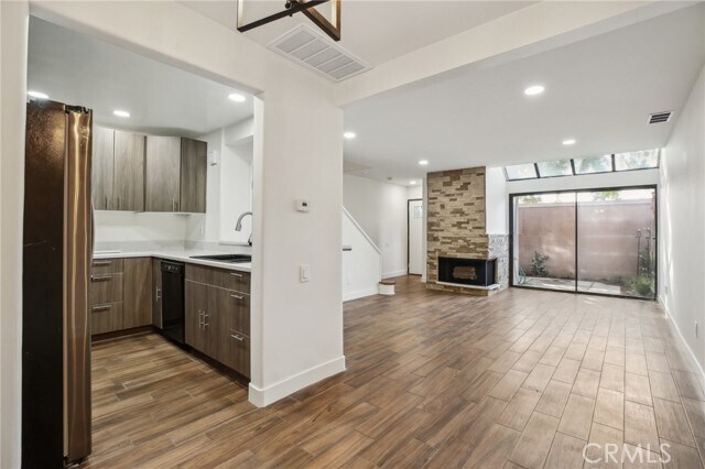 Building Photo - 25761 Le Parc