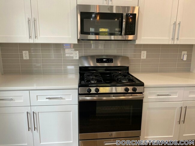 Building Photo - 757 Washington St