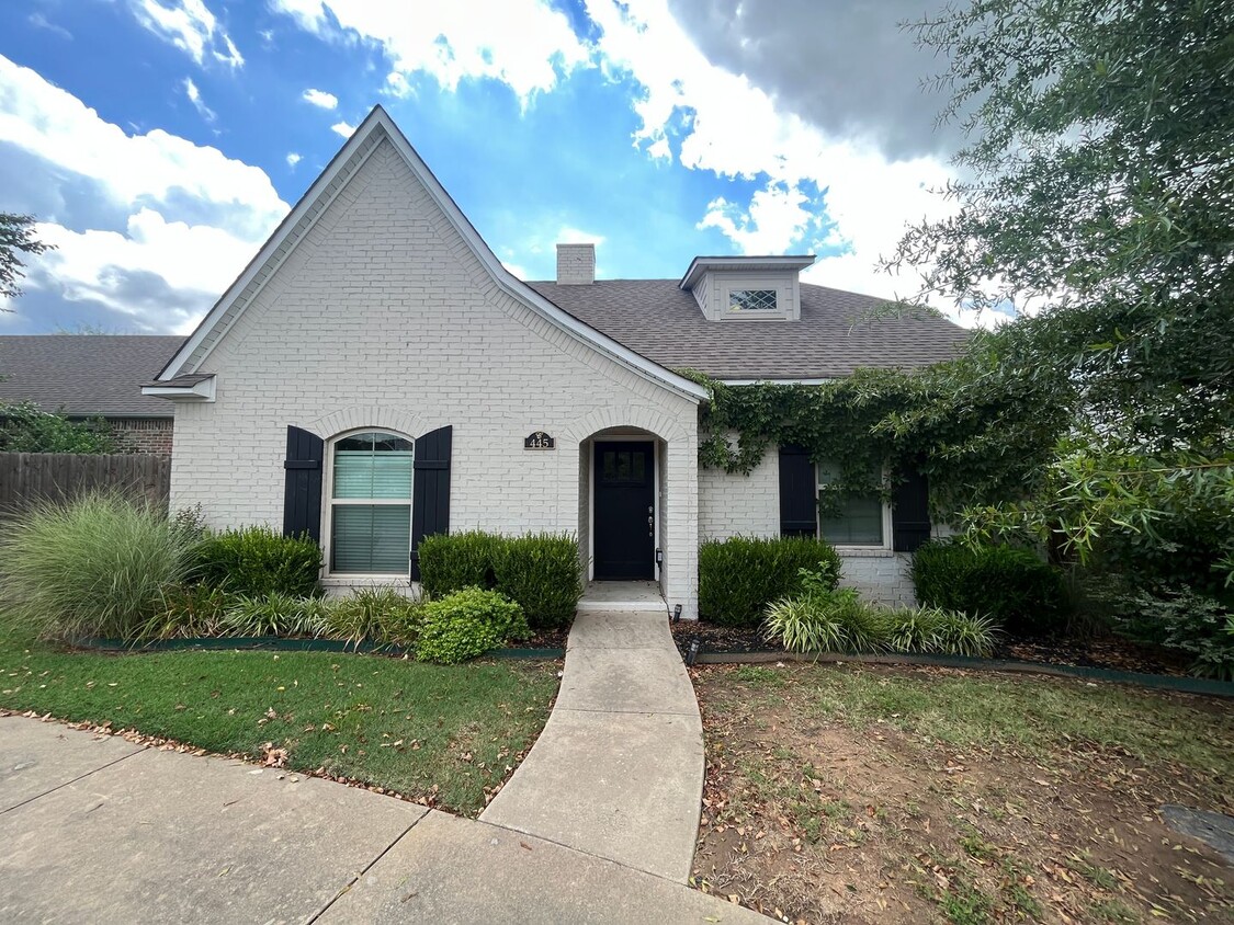 Primary Photo - Park Hill Cottage