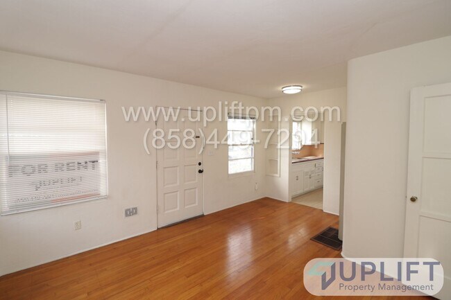 Foto del edificio - $500 off MOVE IN NOW! University Heights h...