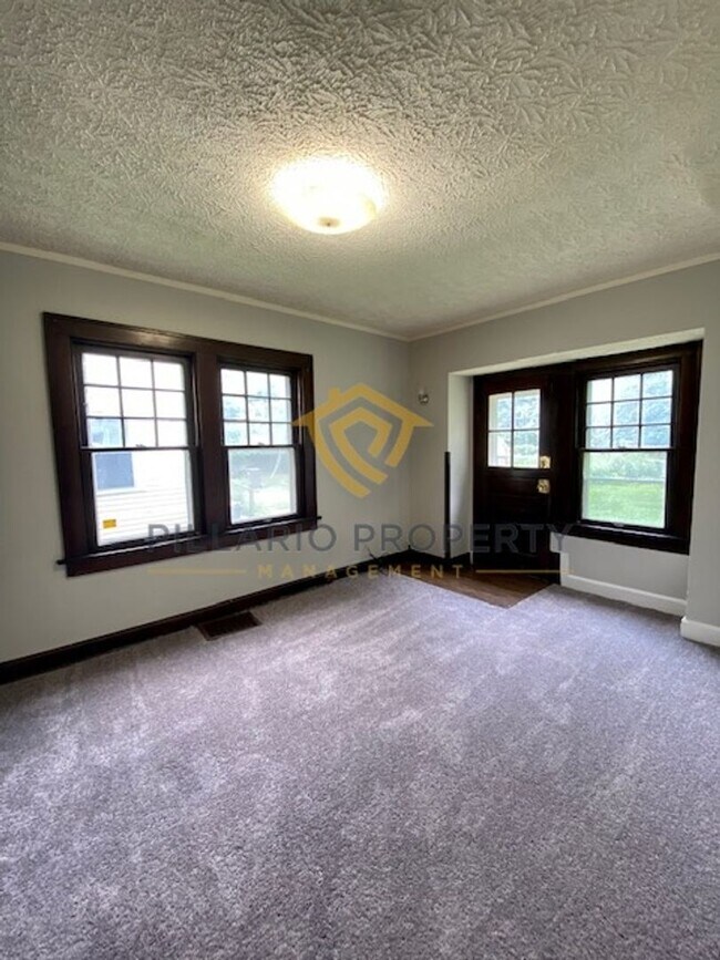 Building Photo - Brightwood, Craftsman Beauty, with 2 Bedro...