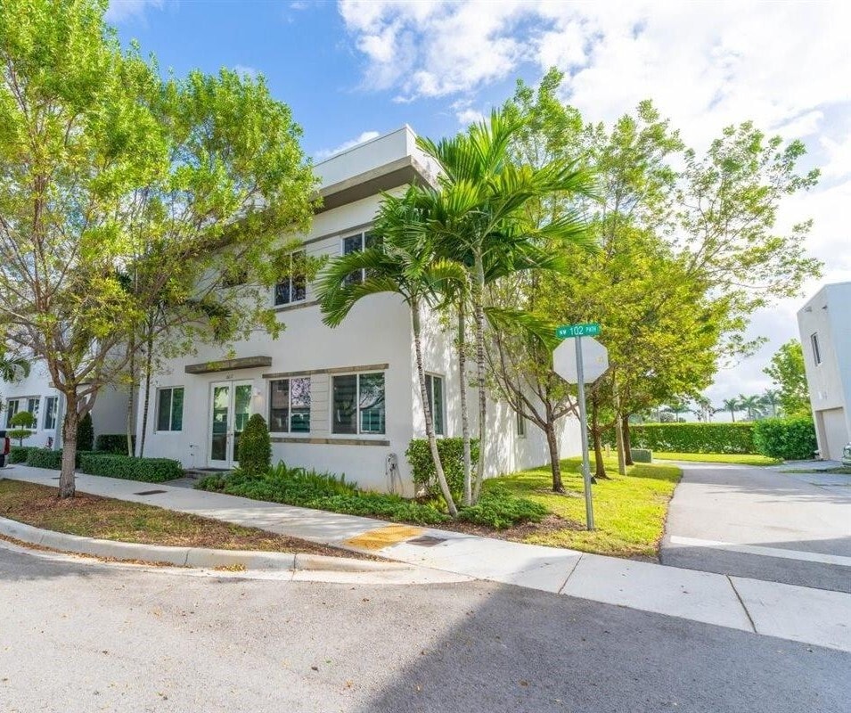 Foto principal - 6611 NW 102nd Path